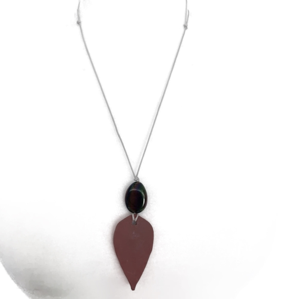 Adjustable Oil Diffusing Clay Necklace, new